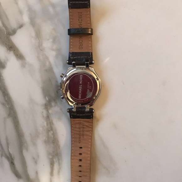 Michael Kors watch! - Picture 3 of 3